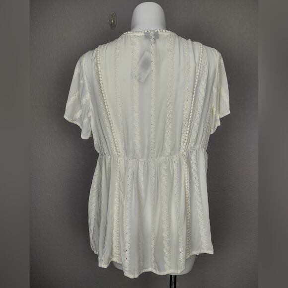Torrid Ivory Eyelet Embroidered Blouse Size 1 - Picture 5 of 15